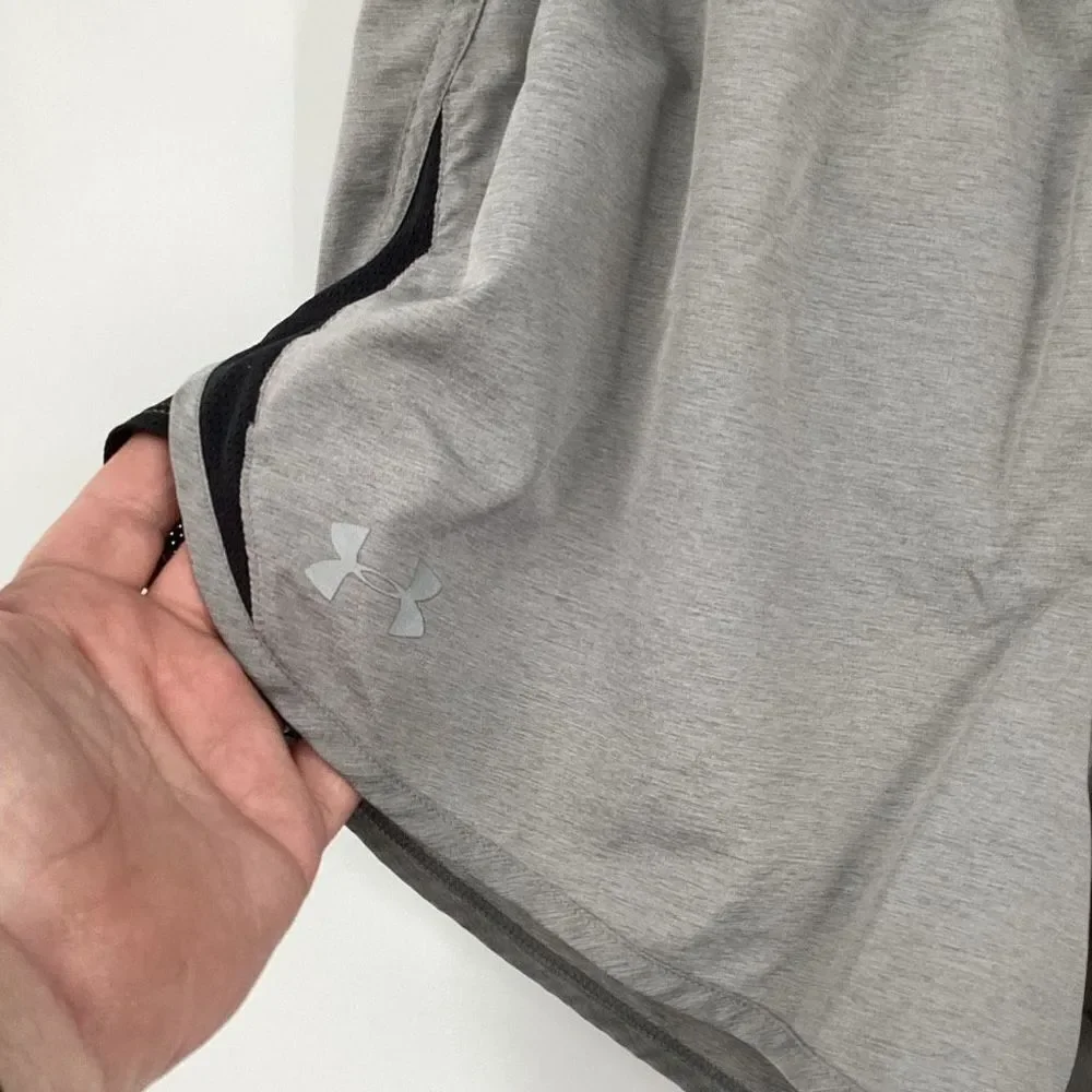 Womens Under Armour Lined Running Shorts XL‎ Gray
